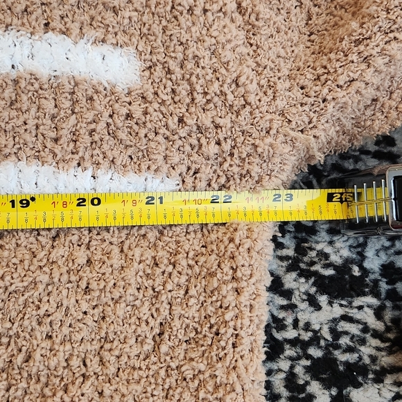 COZY CO by Cozy Casual Fuzzy Love Sweater Crew Neck Pullover Tan Womens Size M/L - Picture 6 of 6